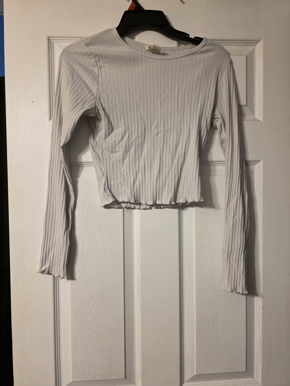 White Ribbed Long-Sleeve Crop Top - Women